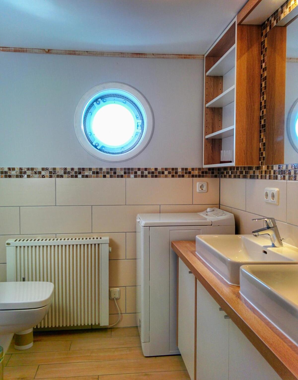 Urlauberschiff Neptun Im Ostseebad Prerow Exterior photo